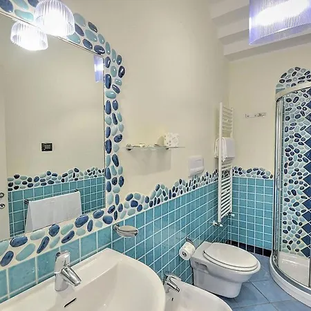Sleeps 4 Air Con