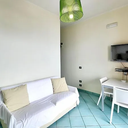 Sleeps 4 Air Con アパート