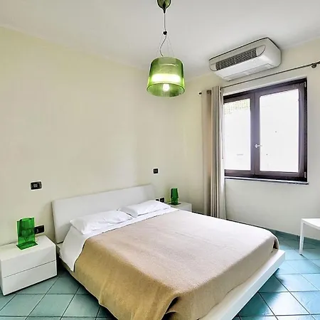 Sleeps 4 Air Con アッチャロリ
